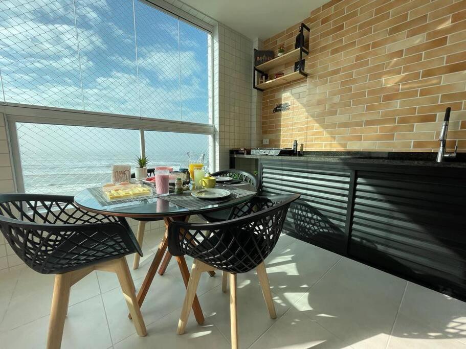 Ap Frente Mar Com Ar-Condicionado E Varanda Gourmet Mongaguá Kültér fotó